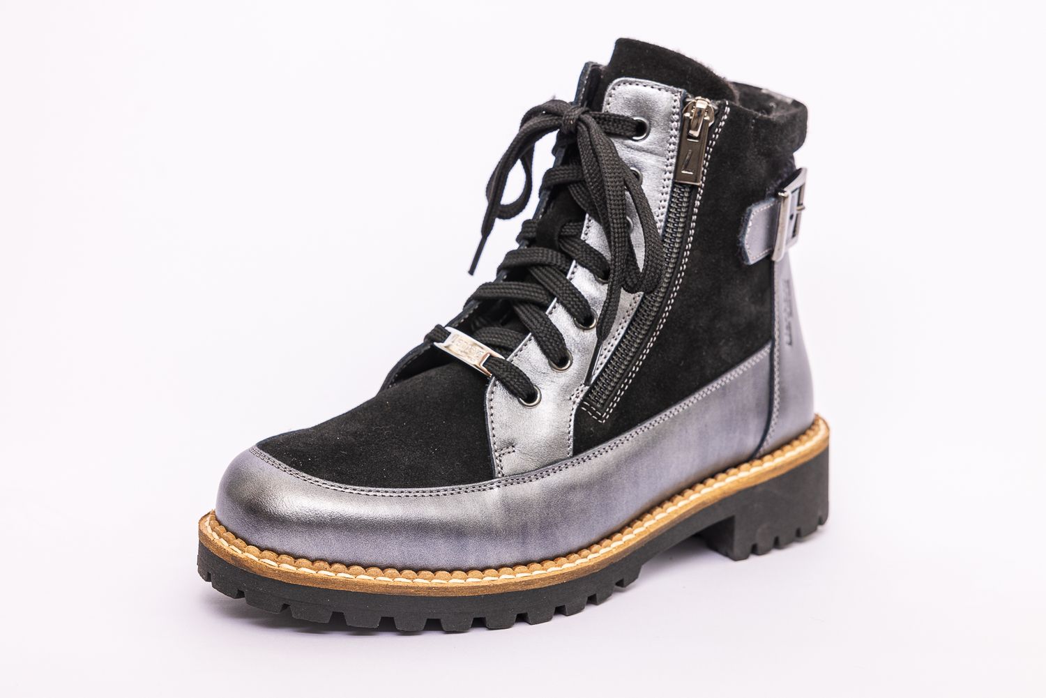 Lienhard Schnürboots