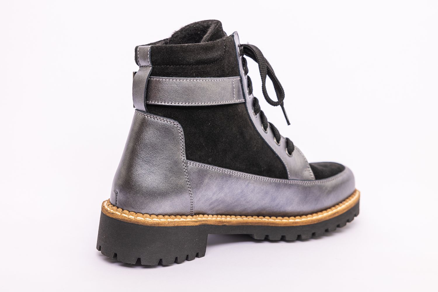 Lienhard Schnürboots