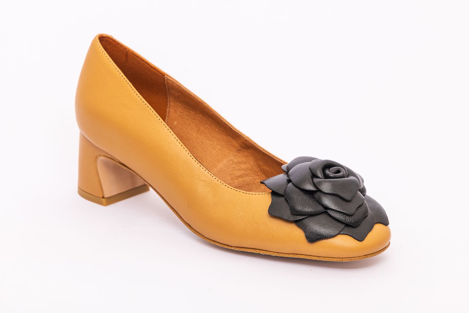 Angel Alarcon Pumps