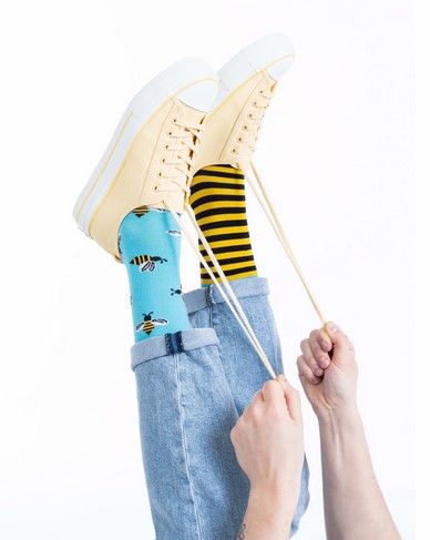 Many Mornings Bee Bee