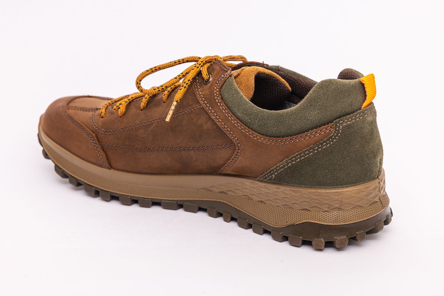 Ara Sneaker