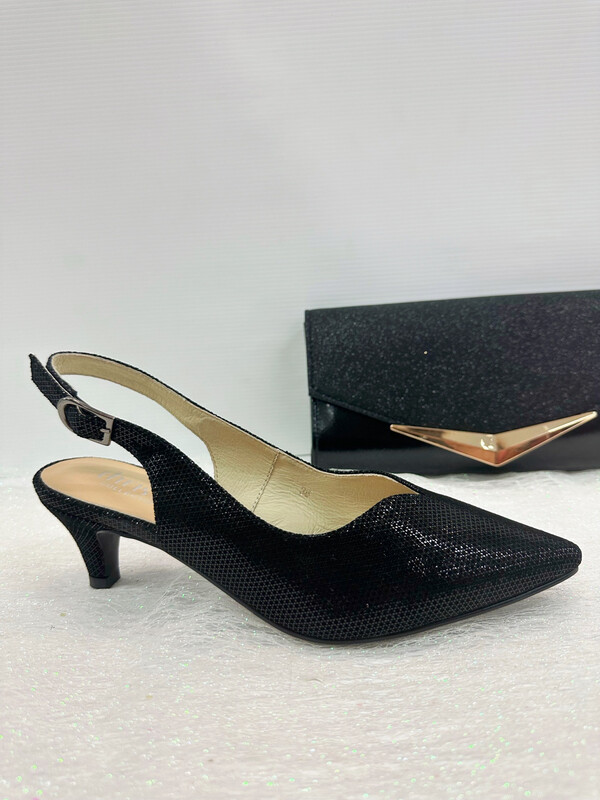 Chrissie- Driven, black