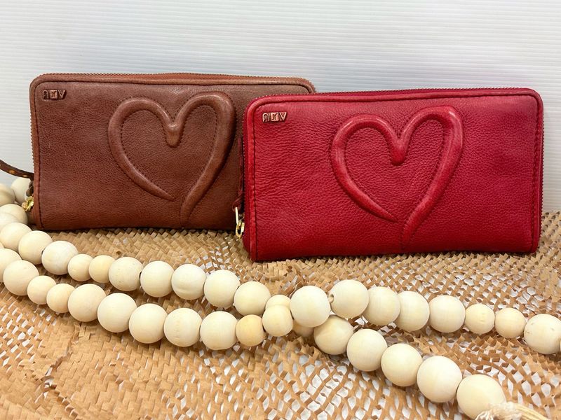Art N Vintage (brown wallet)