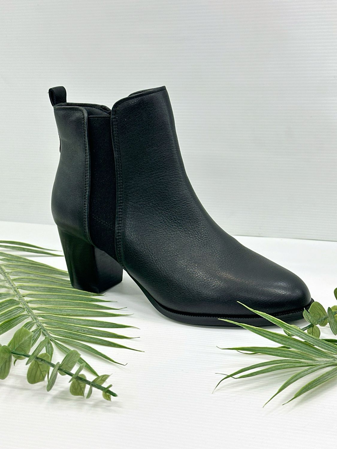 Hush Puppies- Shade Black