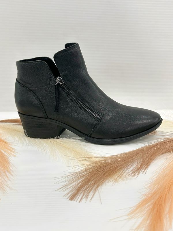 Diana Ferrari- Zoner, black