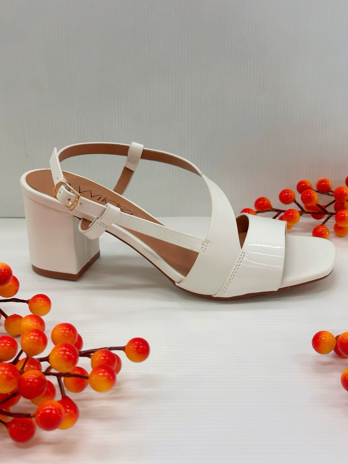 Wilde- Sarby, white