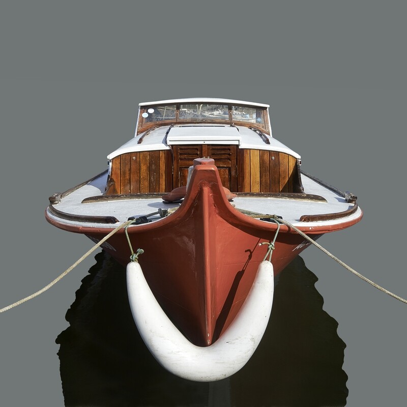 Pinasse rouge à la bouée (format moyen)