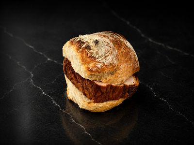 Bürli mit Fleischkäse