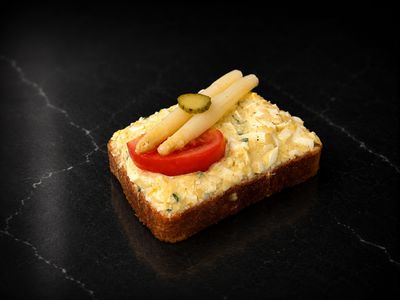 Belegtes Brötchen Ei
