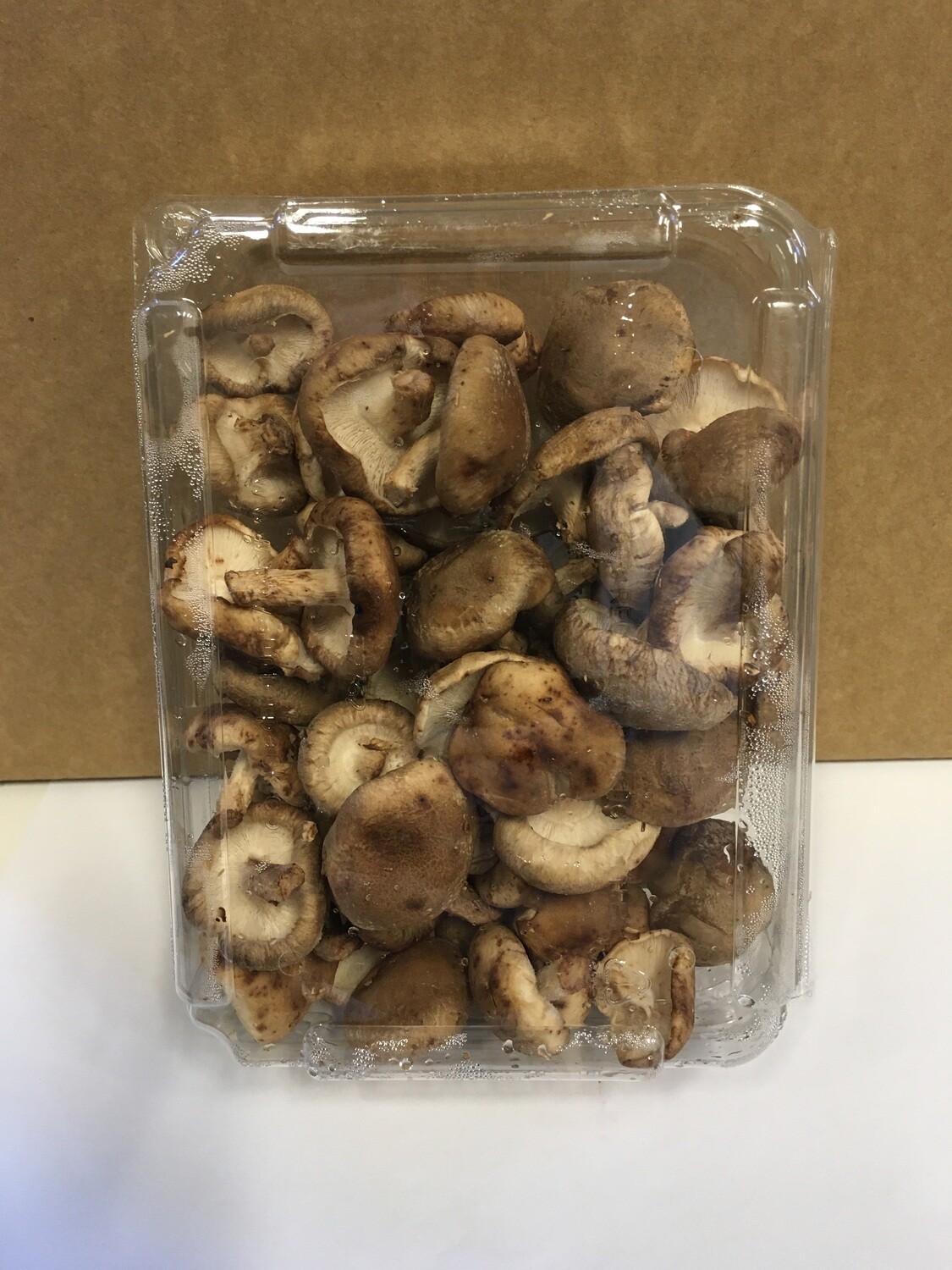 Produce / Vegetable / Organic Shiitake Mushrooms, 6 oz.