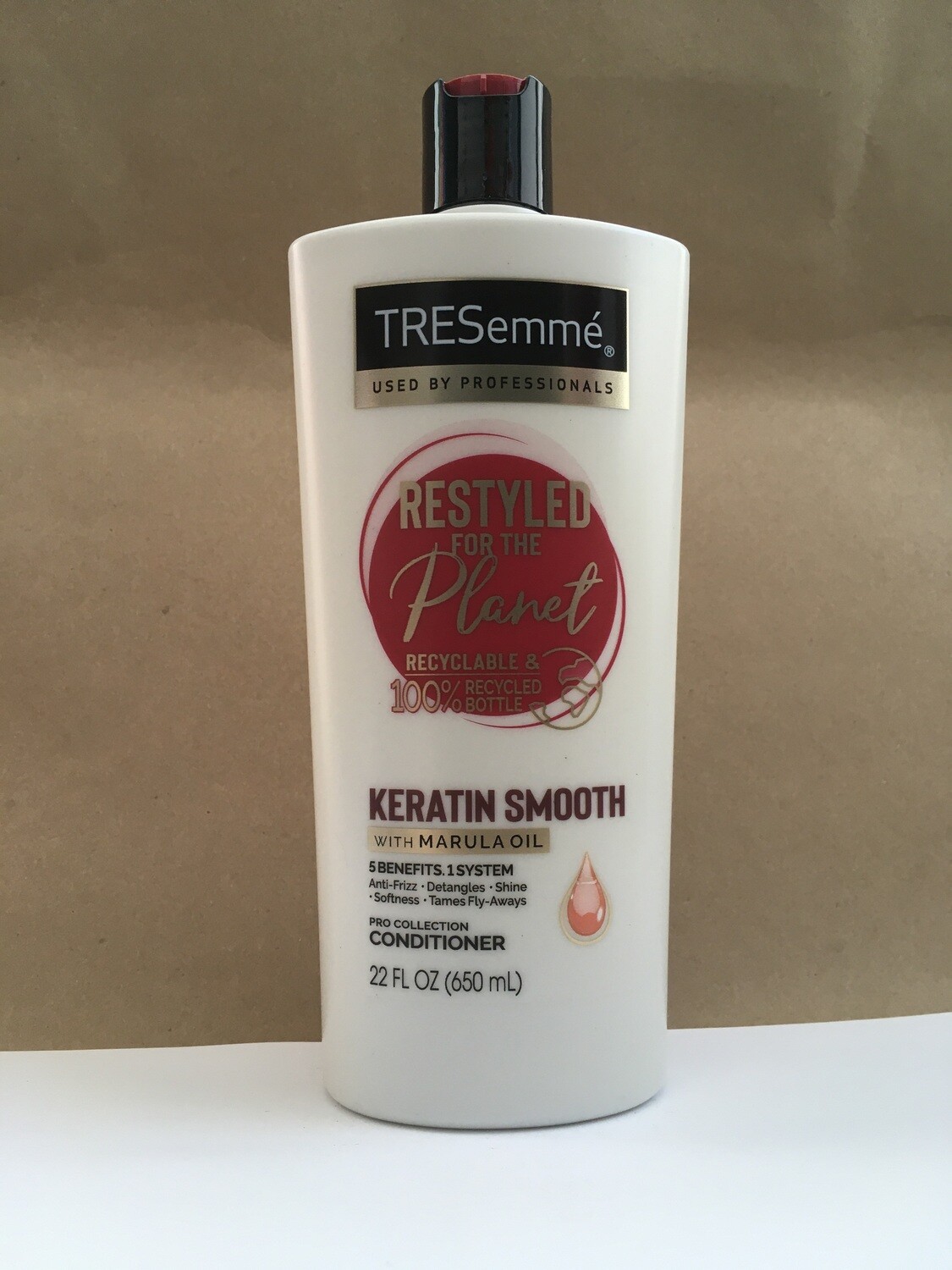 Health and Beauty / Hair Care / Tres Semme Keratin Smooth Conditioner