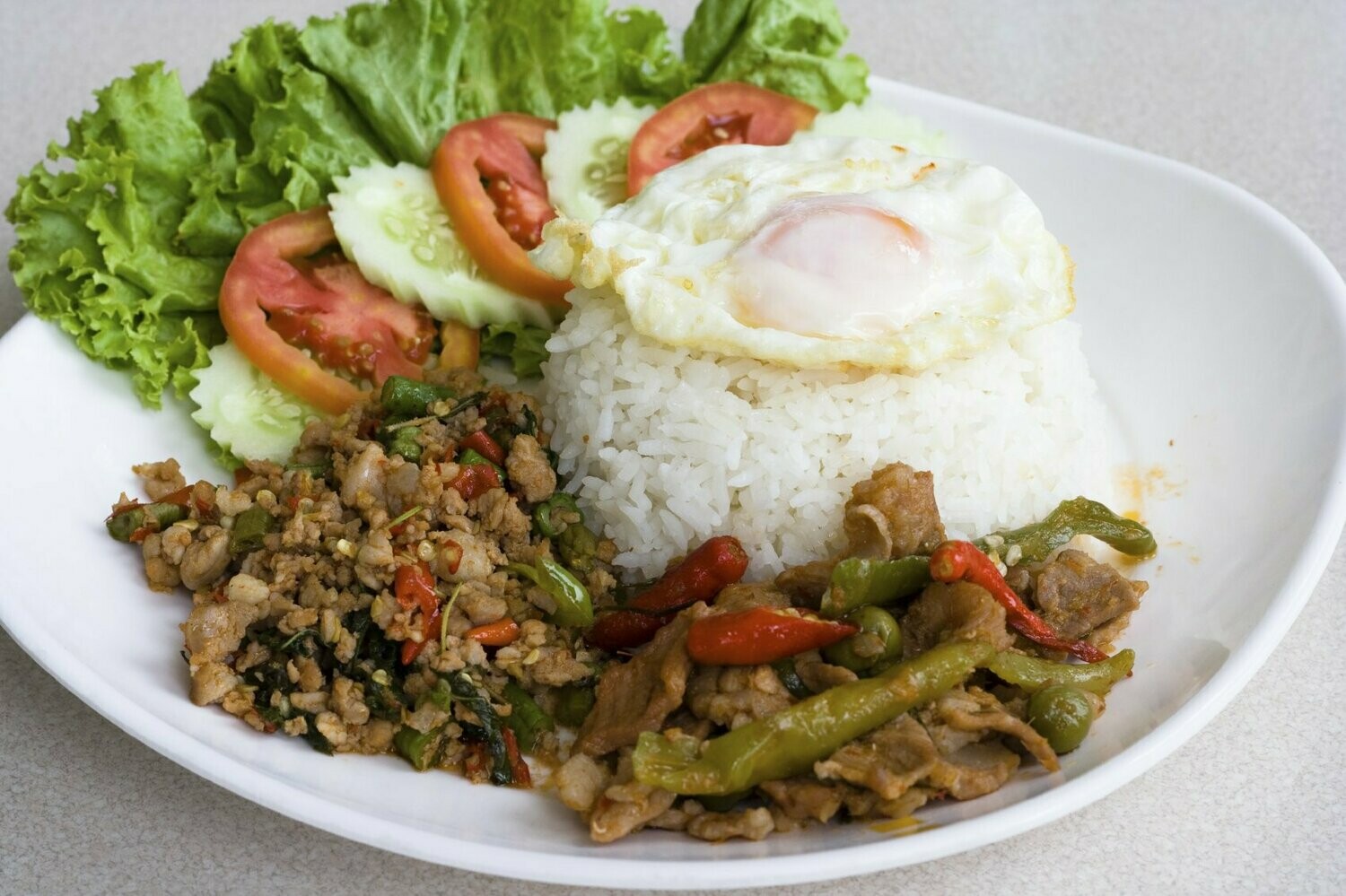 Arroz con tomate y huevo