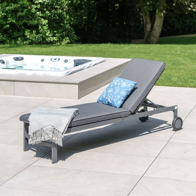 MONZA SUNLOUNGER AND CUSHION