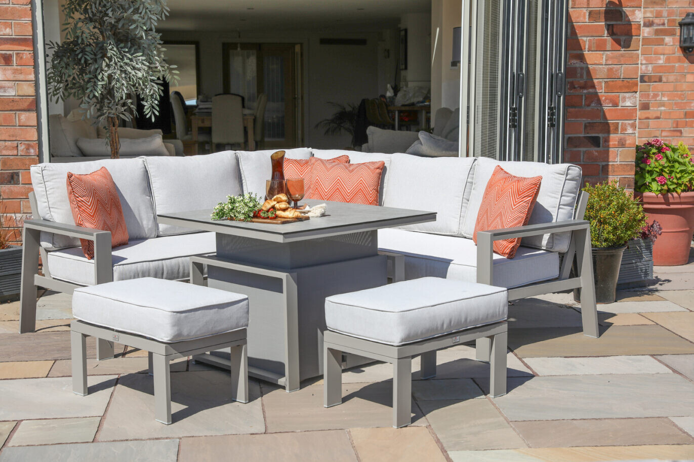 Melbury Mini Modular Set with 90cm Square Adjustable Table