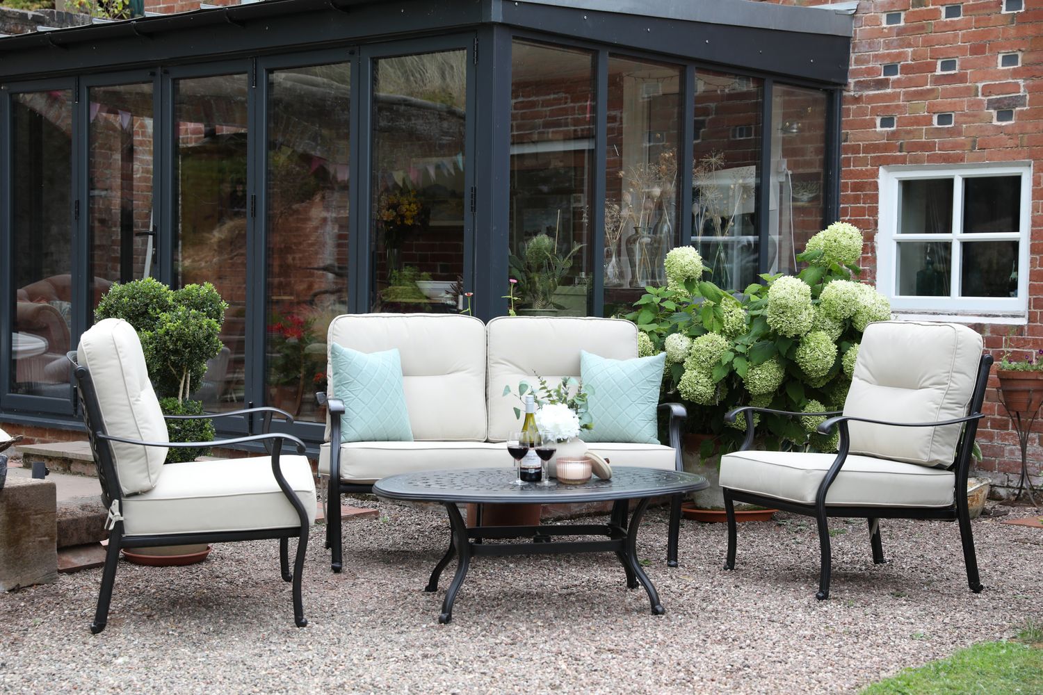 Pescara Lounge Set with 120x80cm  Oval Coffee Table