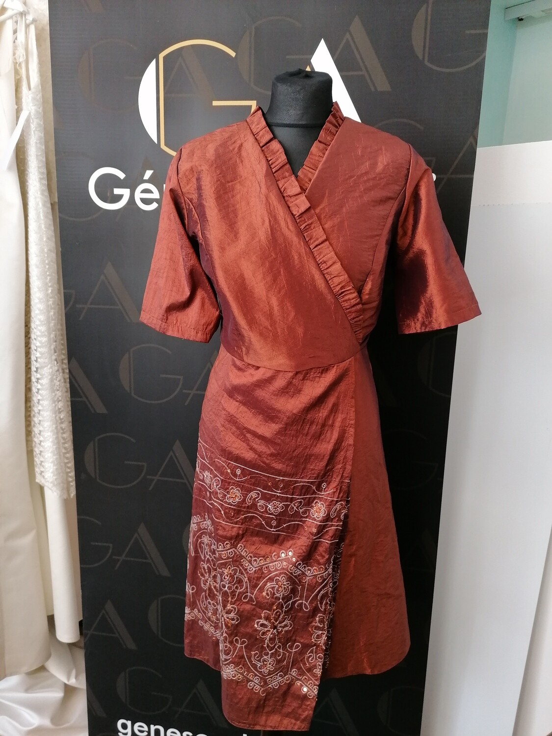 SAMPLE. Wickelkleid
