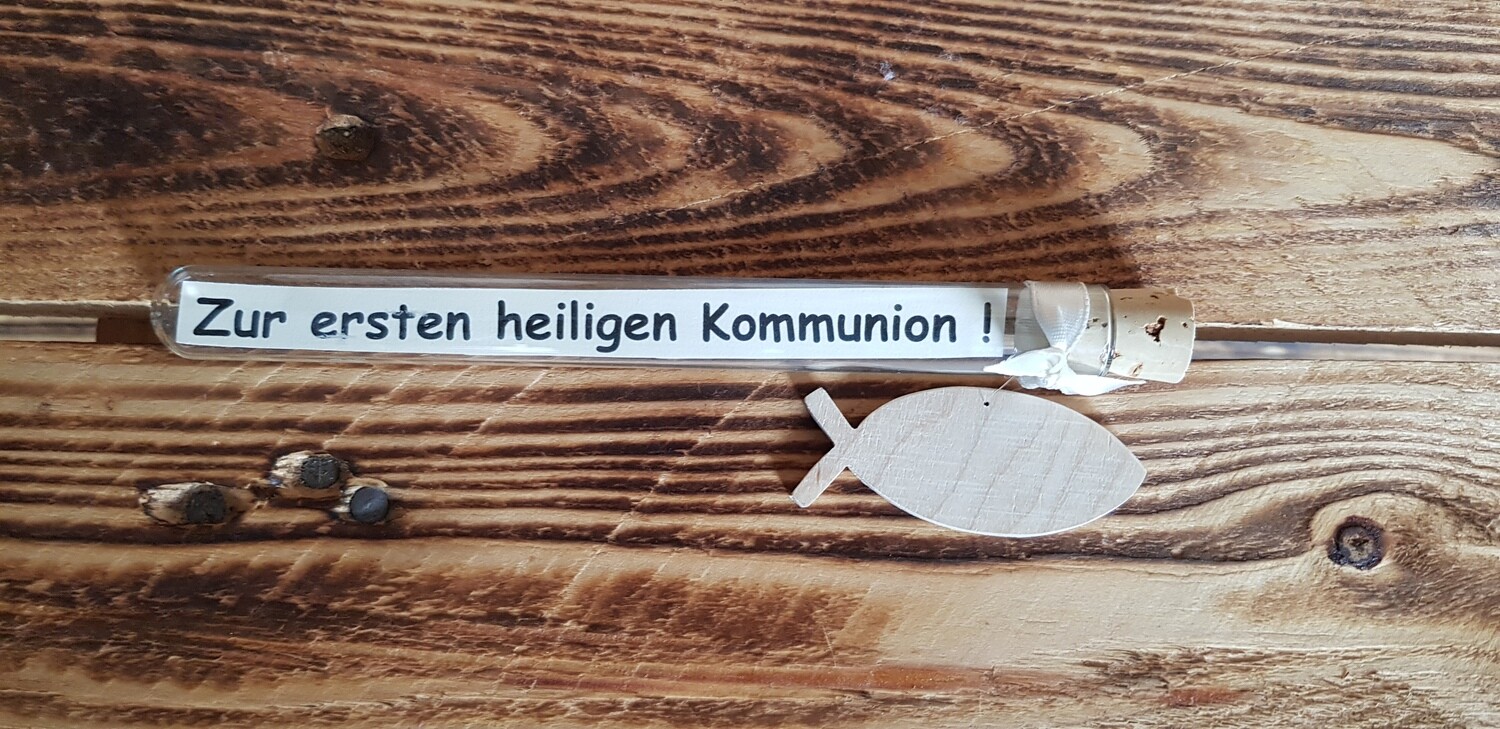 Geldgeschenk Reagenzglas "Zur ersten heiligen Kommunion" mit Holzfisch