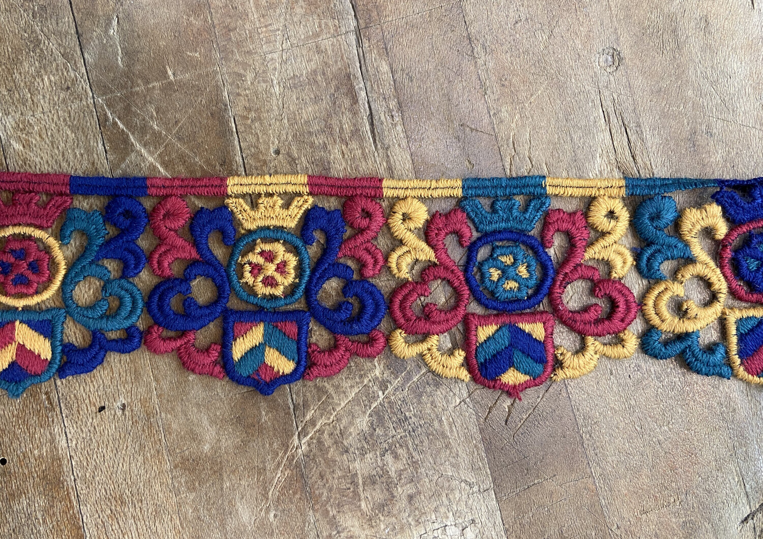 Bordo Lana Stemmi, Colore: Rosso/Blu/Senape/Verde