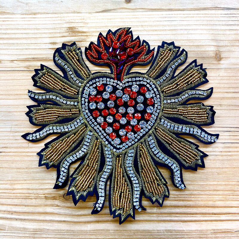 Applicazione Cuore Sacro Grande con Ricami e Strass