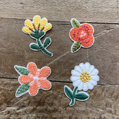 Applicazione Fiorellino Ricamato Applicazione Fiorellino Ricamato