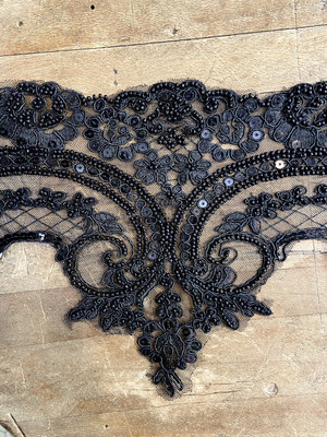 Pizzo con Perline e Paillettes 18 cm