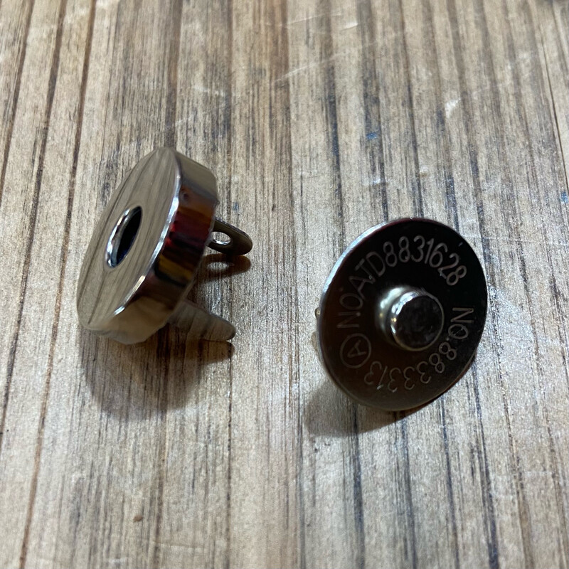 Bottone Magnetico con Dentini
