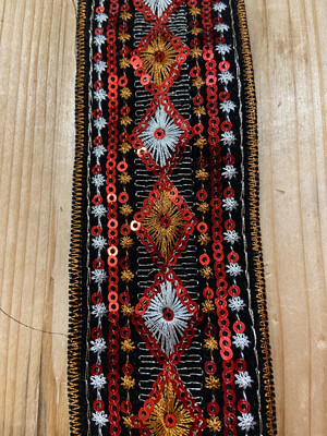 Bordo Ricami e Paillettes Rombi