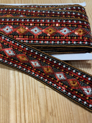 Bordo Ricami e Paillettes Rombi