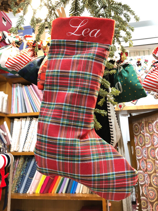 Calza Befana Tartan Rosso con Ricamo Personalizzato