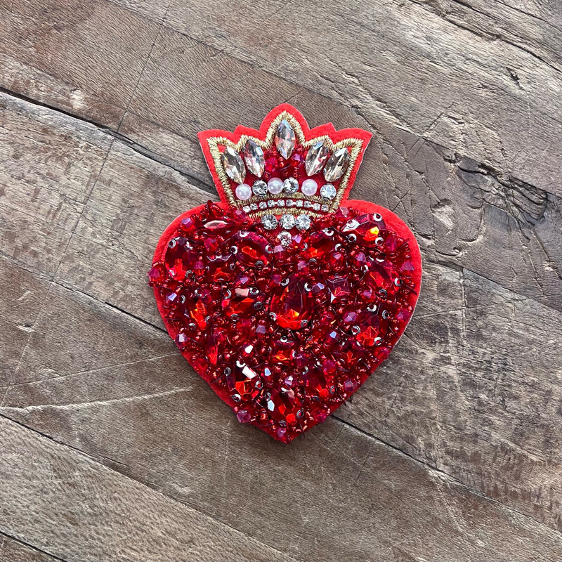 Applicazione Cuore Sacro Strass Rossi e Corona