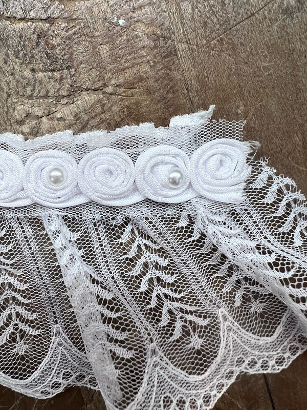 Pizzo Valencienne Arricciato con Roselline e Perline