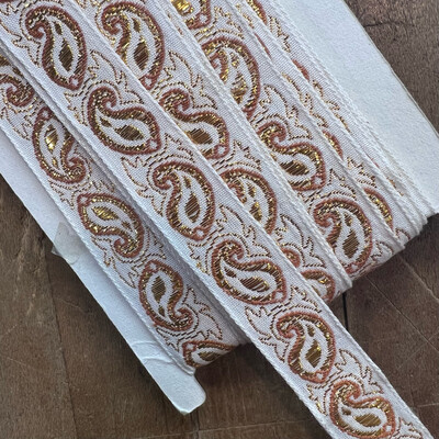 Passamaneria Vintage con ricamo cashmere dorato