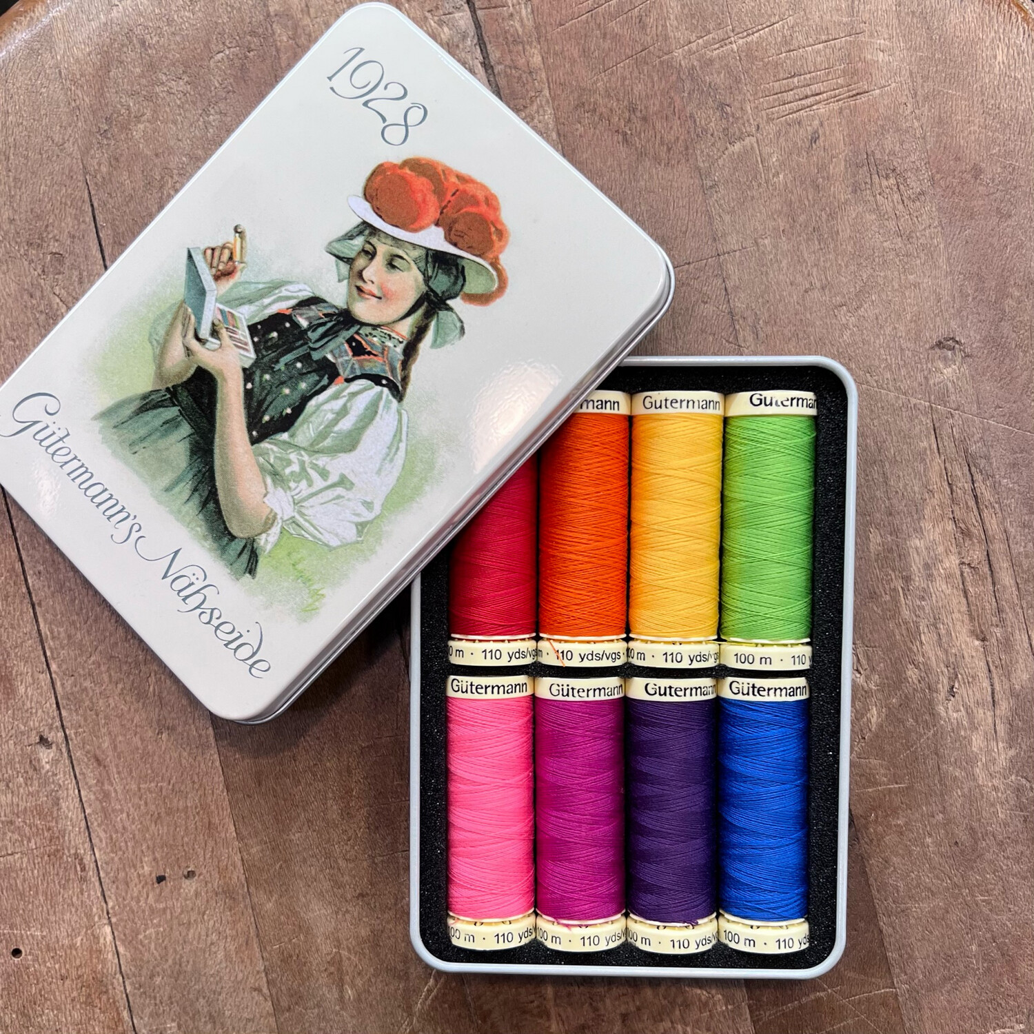 Set Gutermann con scatola in latta