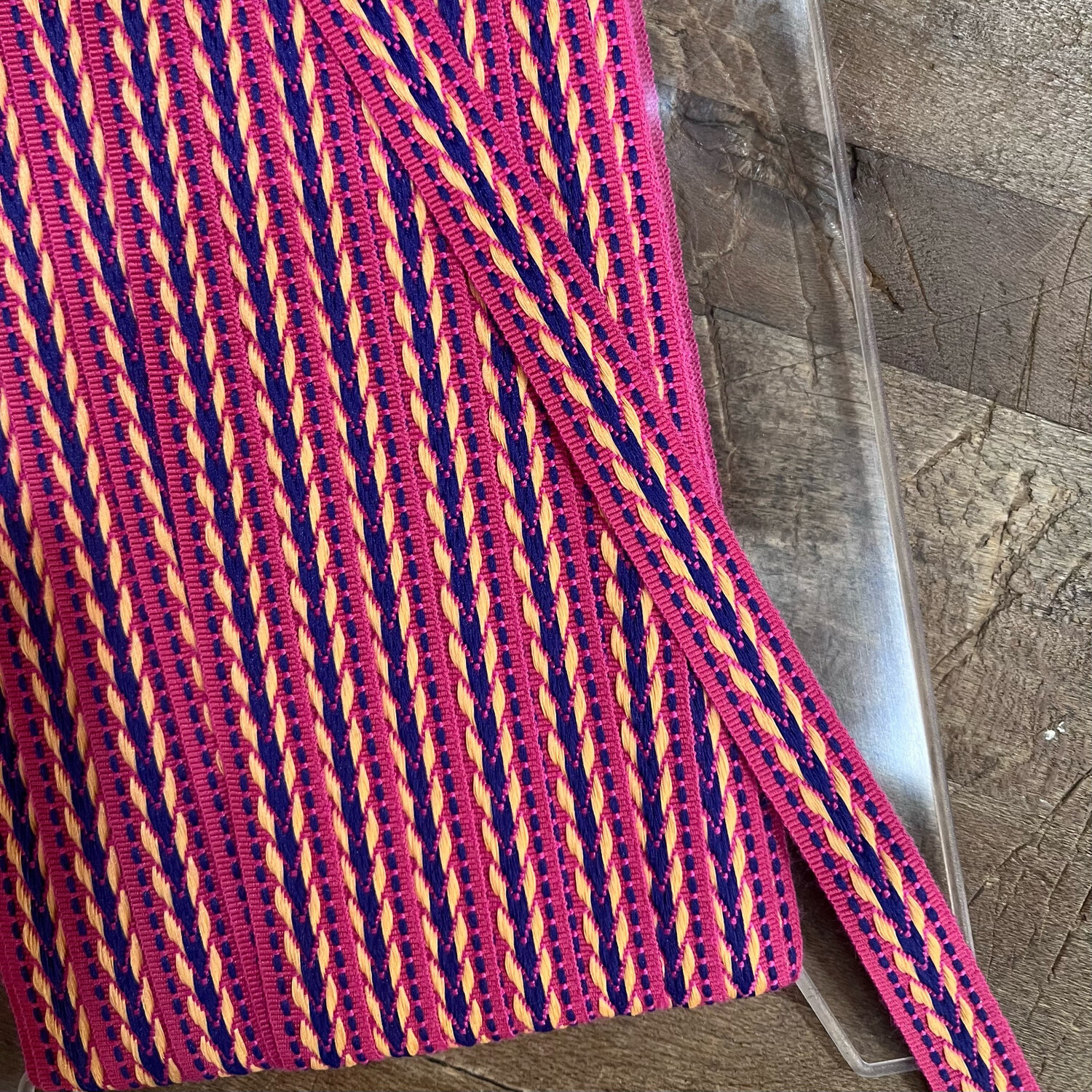 Bordino Ricamato Treccina Fucsia
