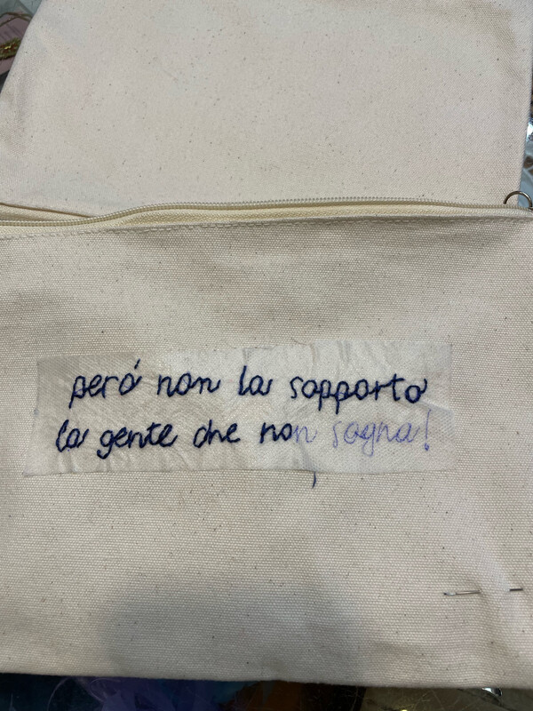 Ricamo Creativo Base: Frase Ricamata