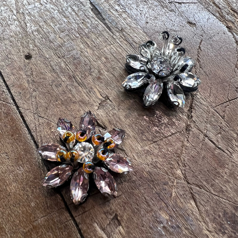 Applicazione Fiore con Strass