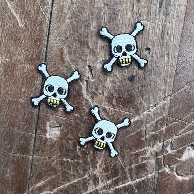 Applicazione Teschietto Pirata Mini