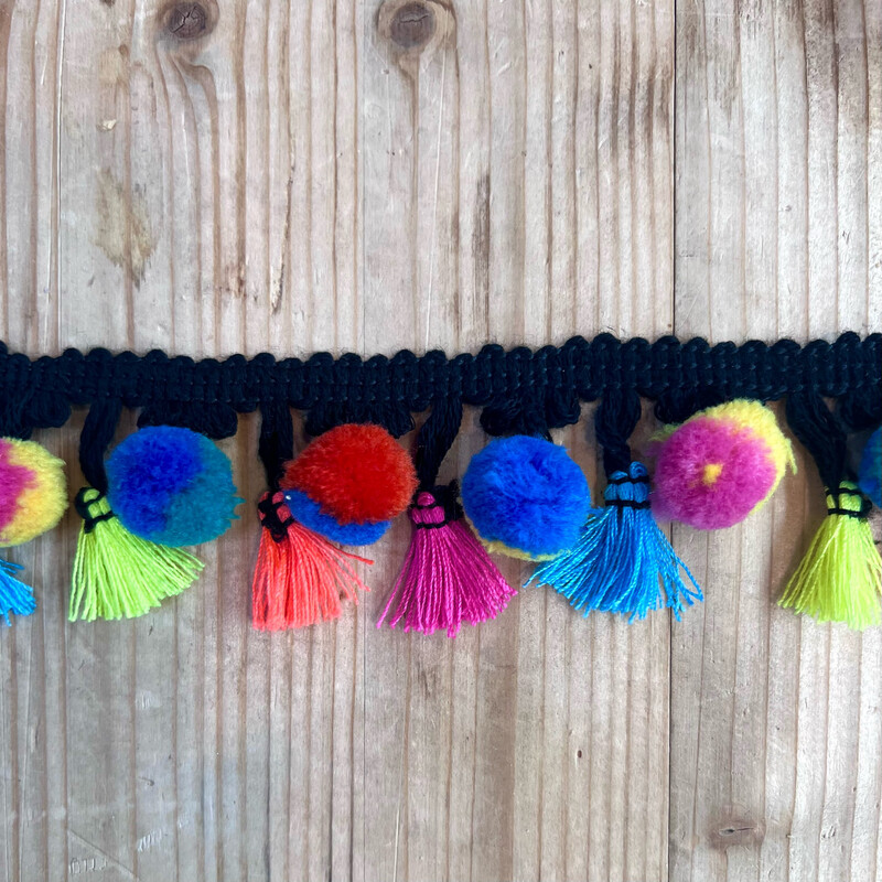 Passamaneria Pompom  multicolor e nappine