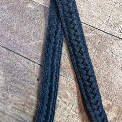 Bordino Ricamato con Treccia Nera