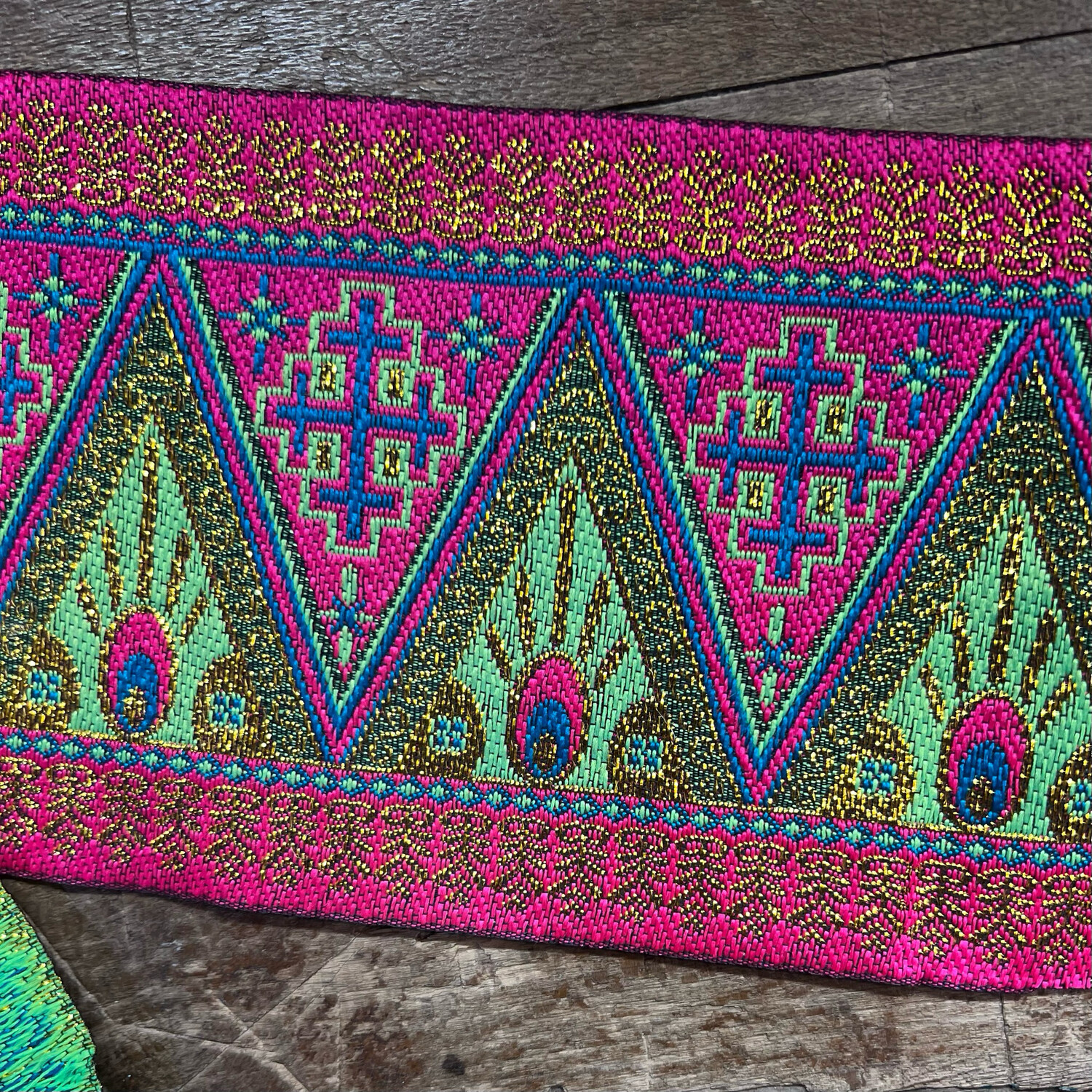 Bordo Thai Verde e Fucsia Fluo