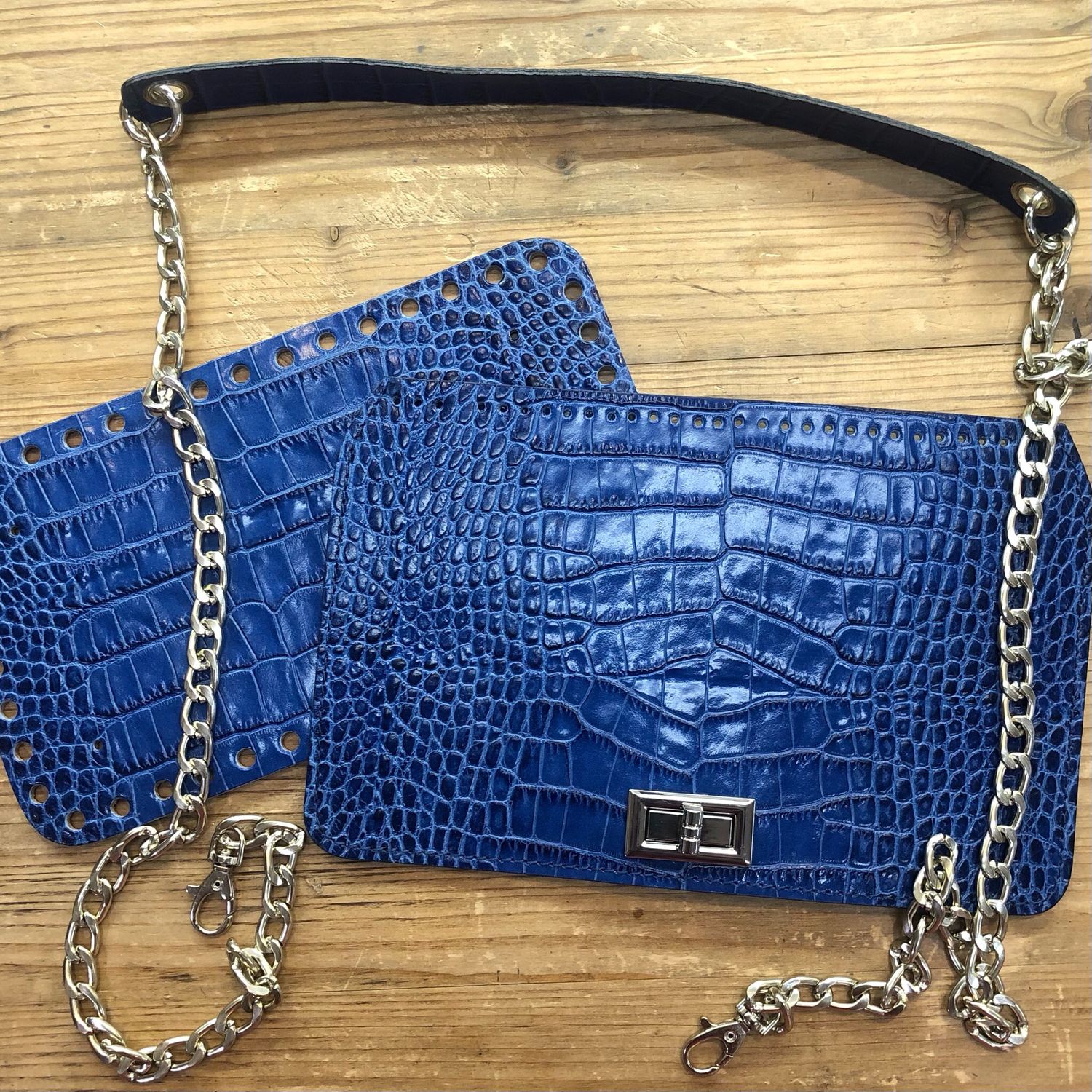 Kit Pochette in Pelle, Colore: Blu e Argento