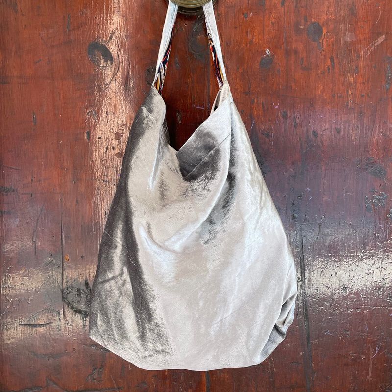Shopper Mara Argentata con fantasia Afro