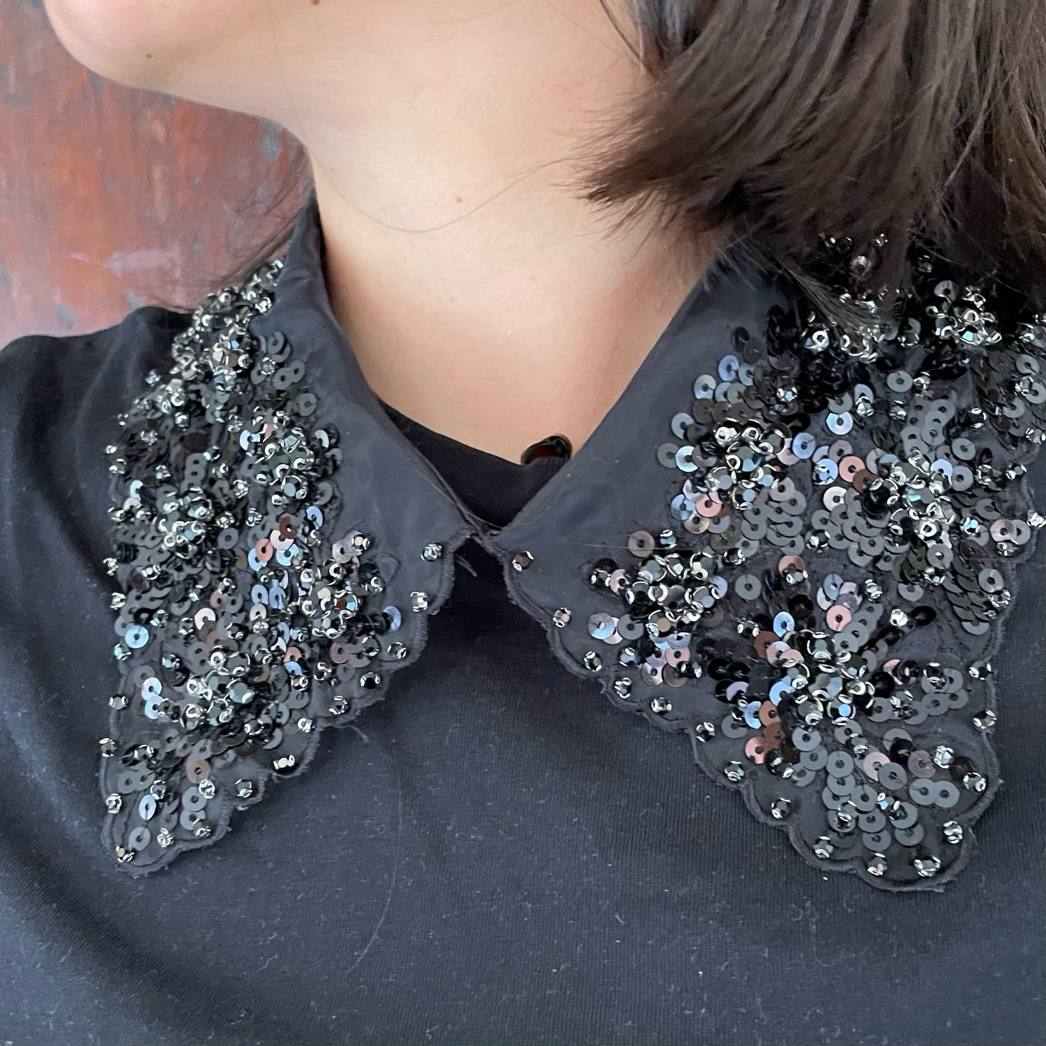 Colletto con perline e strass