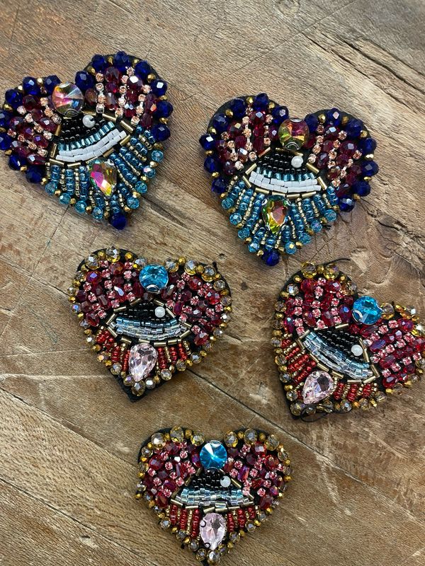 Applicazione Cuore e Occhio Con Strass Centrale Rosa