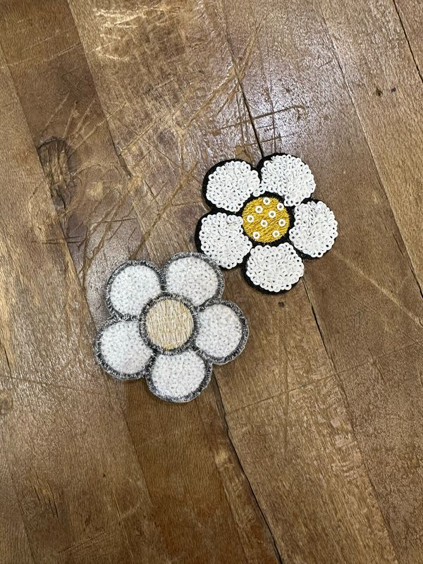 Applicazione Margherita paillettes