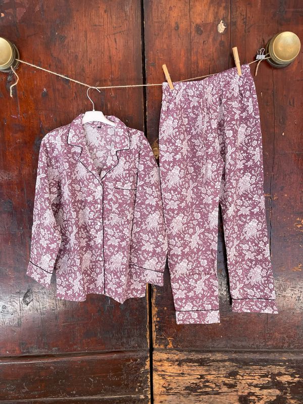 Pigiamino Indiano Fiori Liberty base lilla