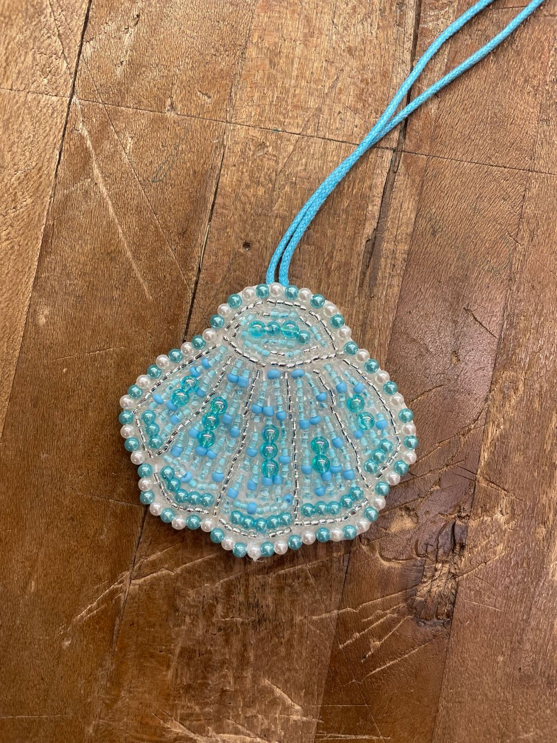 Charm Portachiavi Conciglia Azzurra con Perline ricamate
