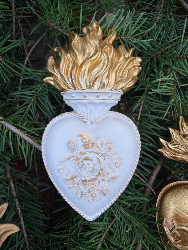 Cuore Sacro Bianco in Resina Cuore Sacro Bianco in Resina
