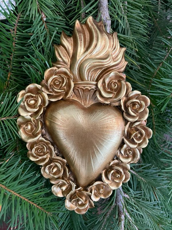 Cuore Sacro Rose in Resina Cuore Sacro Rose in Resina