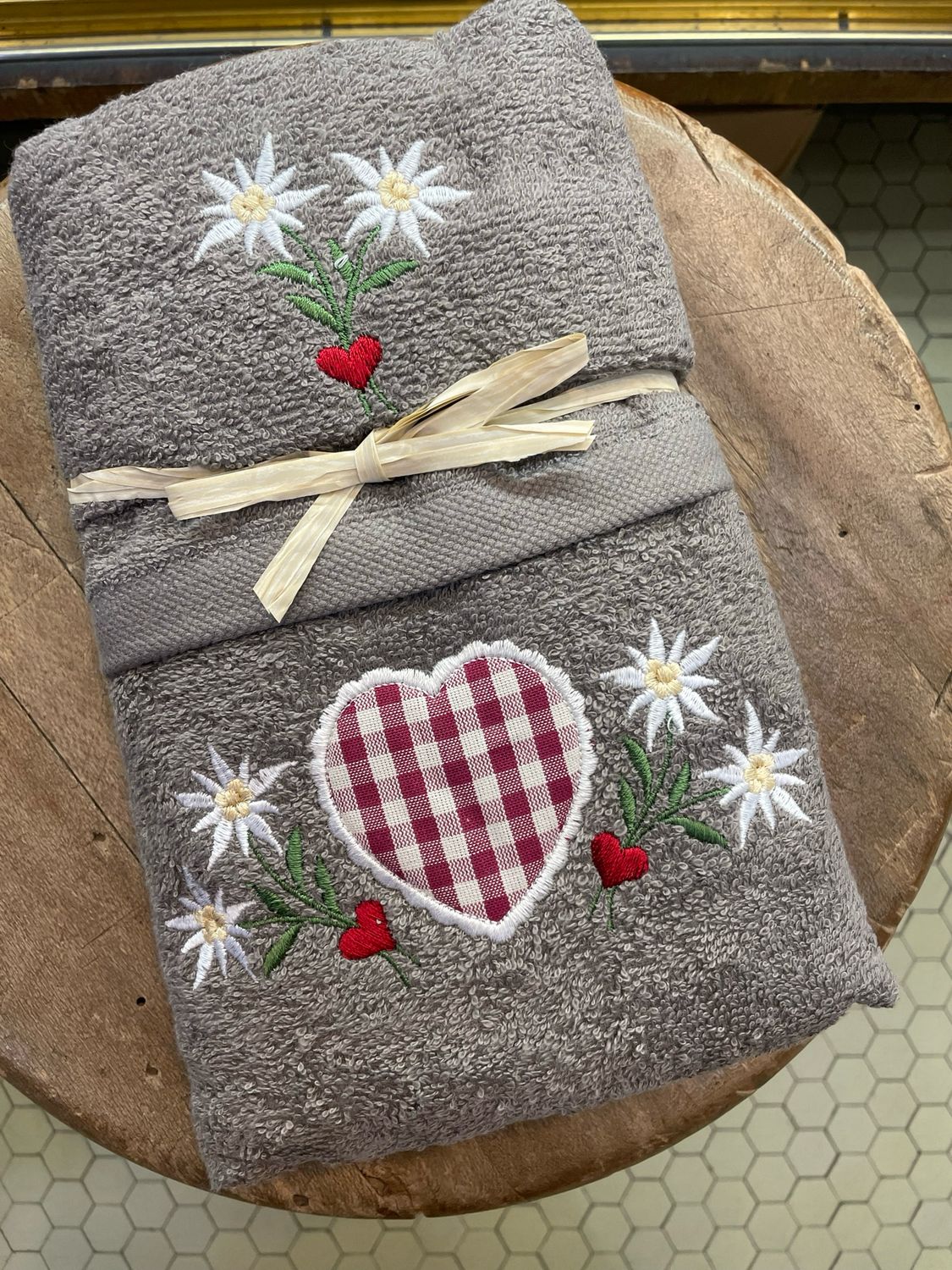 Asciugamano e Ospite Cuore Grigio Scuro Asciugamano e Ospite Cuore Grigio Scuro